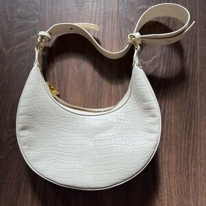JP Wei Women’s Carly Saddle Bag White